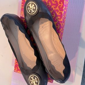Caroline 2 Ballet by Tory Burch, black size 8